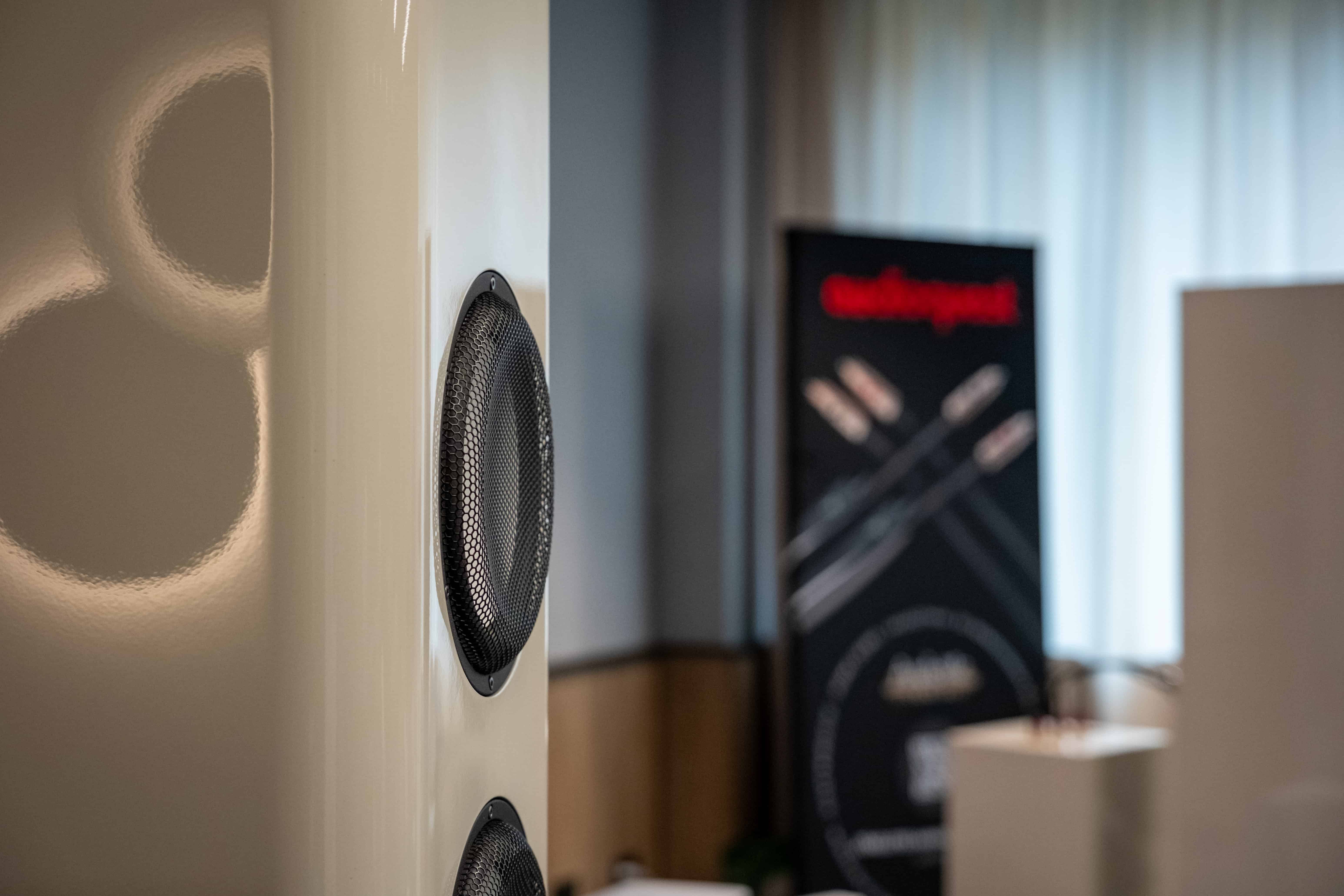 AdmiraVox AV 170 speaker image